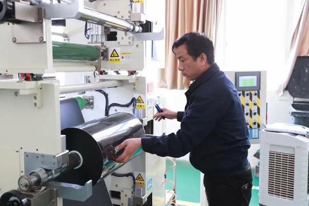 创新驱动，粘接未来 一家市级高新技术企业的胶粘剂与新材料技术研发之路